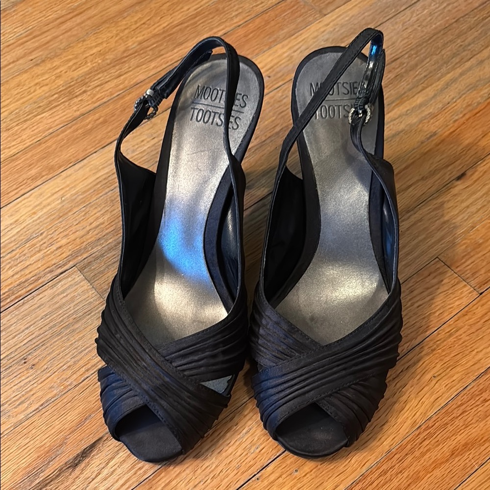 Mootsies Tootsies Elegant Black Slingback Heels